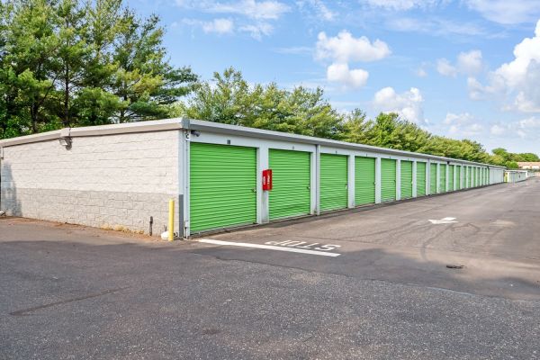 Extra Space Storage - 7665 - Holtsville - Waverly Ave - 970 Waverly Avenue