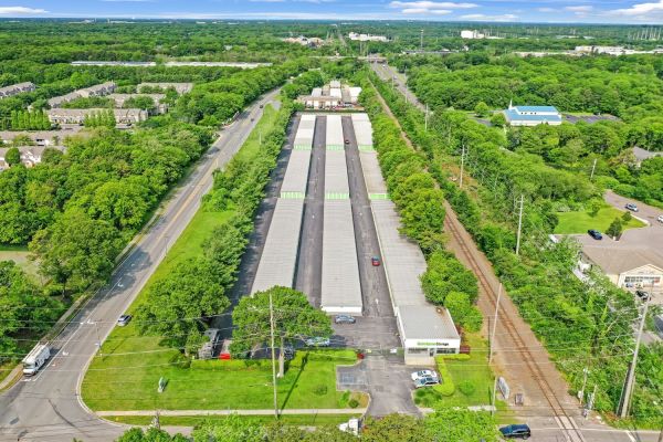Extra Space Storage - 7665 - Holtsville - Waverly Ave - 970 Waverly Avenue