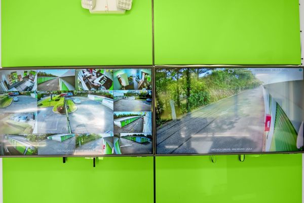 Extra Space Storage - 7665 - Holtsville - Waverly Ave - 970 Waverly Avenue