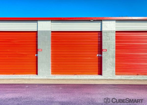 CubeSmart Self Storage - FL Tampa W Lindebaugh Ave - 5907 West Linebaugh Avenue