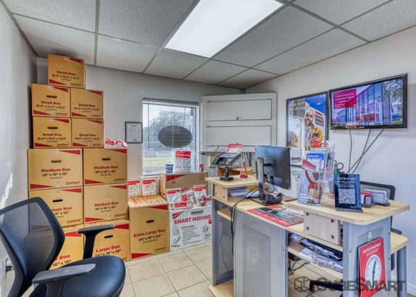 CubeSmart Self Storage - FL Tampa W Lindebaugh Ave - 5907 West Linebaugh Avenue