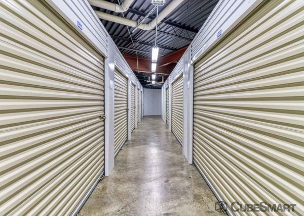 CubeSmart Self Storage - LA Shreveport E 70th Street - 900 East 70th Street