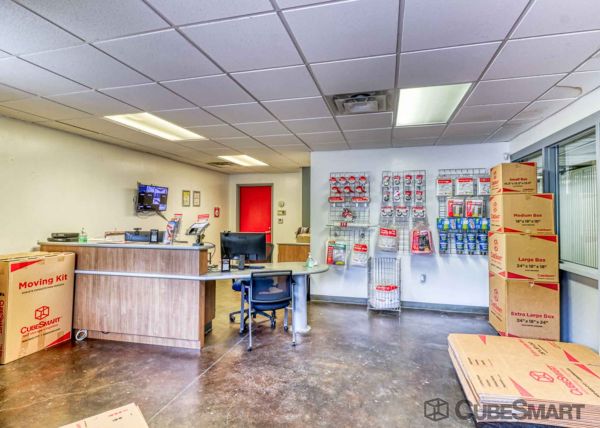 CubeSmart Self Storage - LA Shreveport E 70th Street - 900 East 70th Street