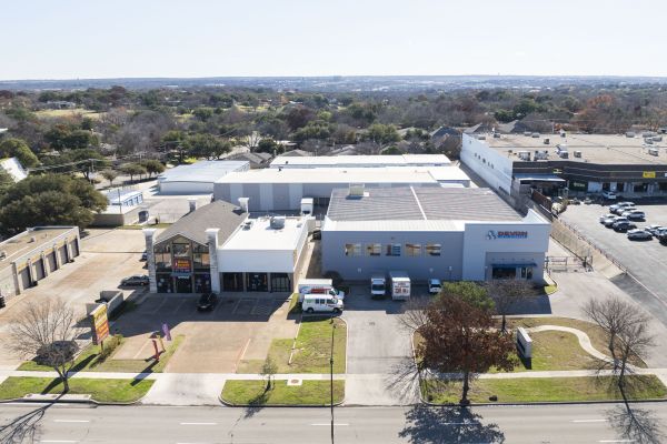 Devon Self Storage - 9008 - Camp Bowie - 6471 Camp Bowie Boulevard