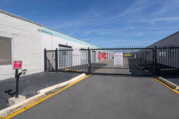 Devon Self Storage - 9157 - E Fort Worth - 6465 East Rosedale Street