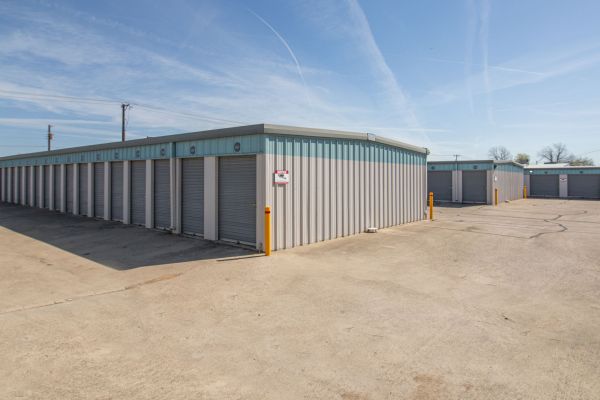 Devon Self Storage - 9157 - E Fort Worth - 6465 East Rosedale Street