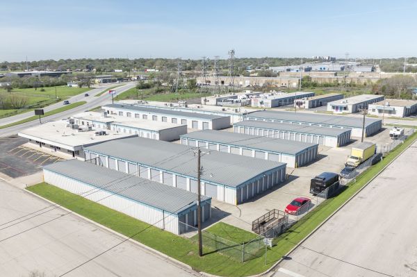 Devon Self Storage - 9157 - E Fort Worth - 6465 East Rosedale Street