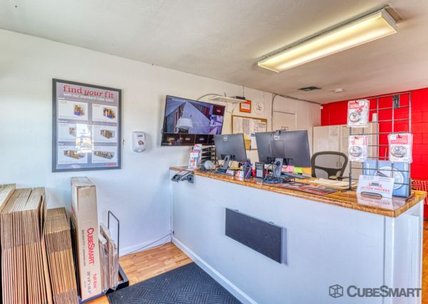 CubeSmart Self Storage - CA Fresno North Clovis Ave - 2612 North Clovis Avenue