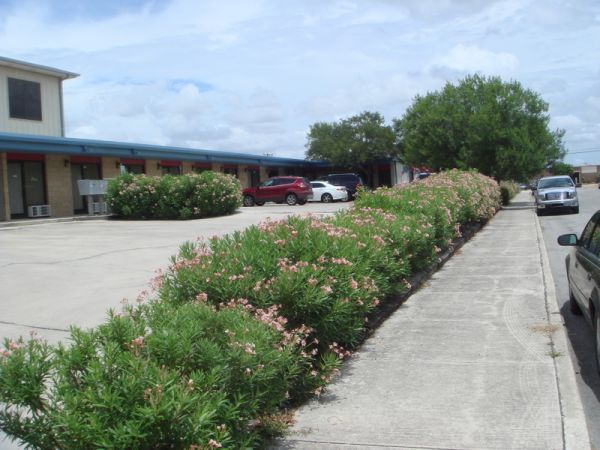 Alamo Broadway Mini-Storage - 1999 Gulfmart Street