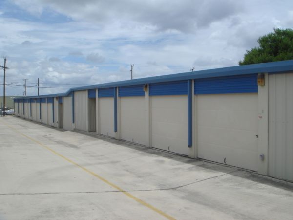 Alamo Broadway Mini-Storage - 1999 Gulfmart Street