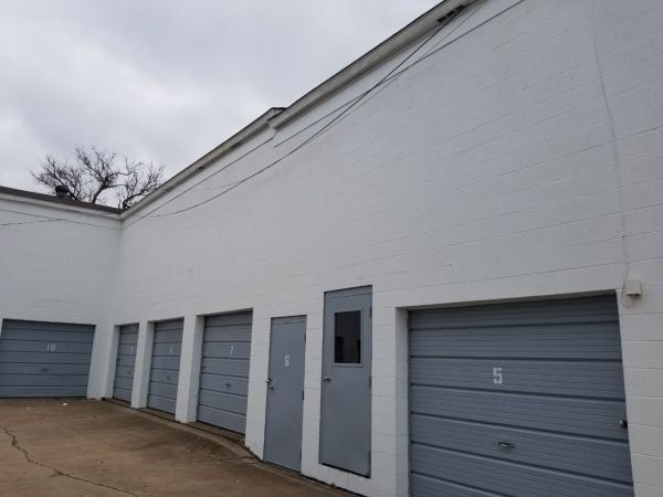 Sunshine Self Storage - Robinson - 429 East Robinson Street