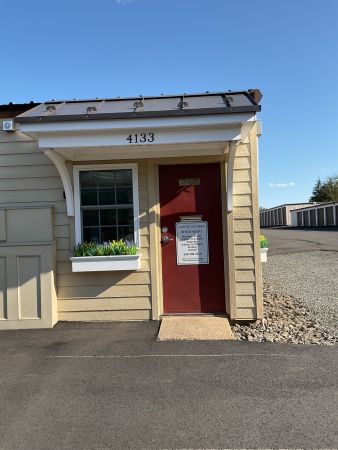Calverton Self Storage - 4133 Old Calverton Road