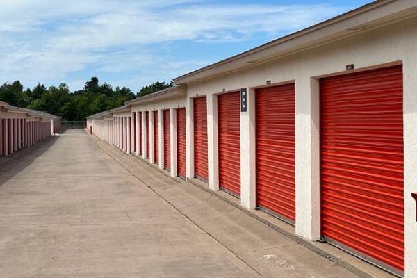 Public Storage - Yukon - 450 S. Ranchwood Blvd - 450 S. Ranchwood Blvd