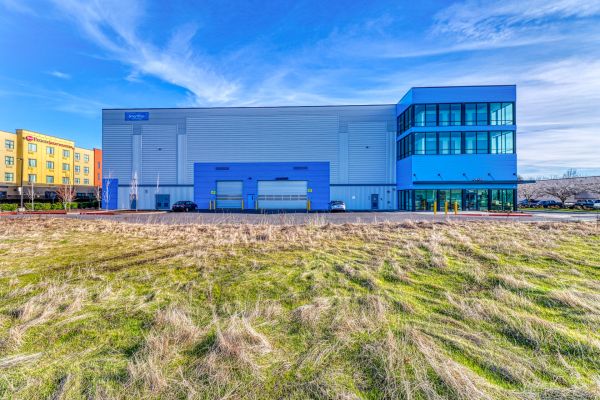 SmartStop Self Storage - Vancouver - 16600 SE 18th St - 16600 Southeast 18th Street