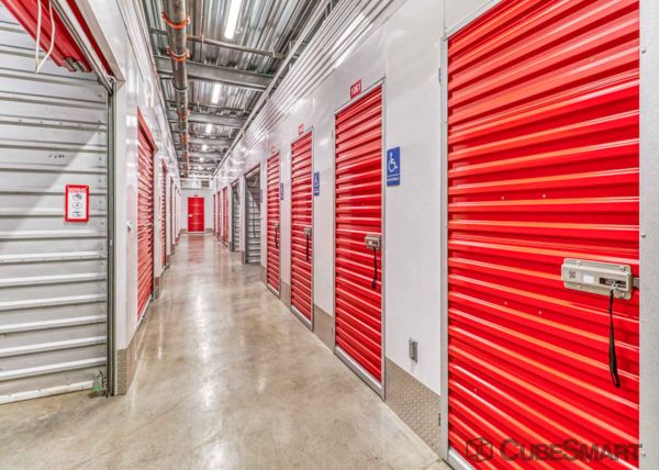 CubeSmart Self Storage - CA Glendora S Lone Hill Ave - 919 South Lone Hill Avenue
