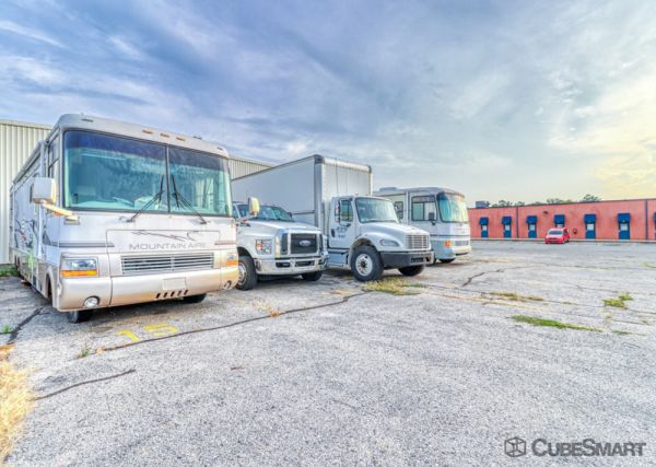 CubeSmart Self Storage - MI Lansing E Cesar Chavez Ave - 708 East César E. Chávez Avenue