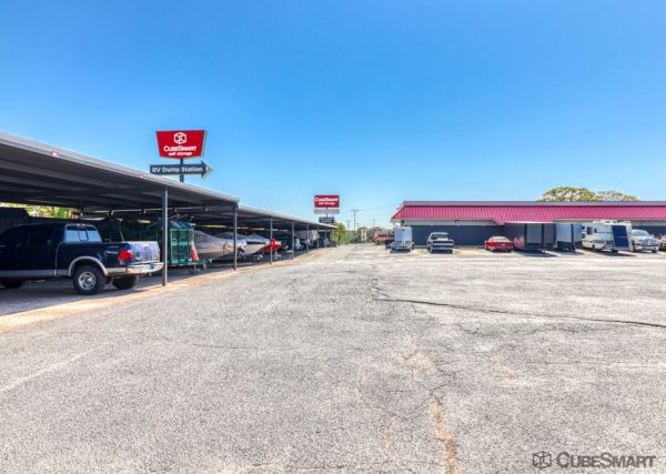 CubeSmart Self Storage - TX Fort Worth River Oaks Blvd - 5700 River Oaks Boulevard