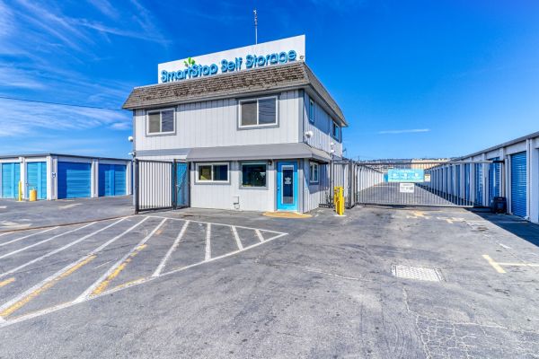 SmartStop Self Storage - Oakland - 5200 Coliseum Way - 5200 Coliseum Way