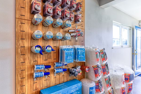 SmartStop Self Storage - Oakland - 5200 Coliseum Way - 5200 Coliseum Way