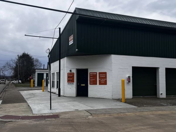 Mini Mall Storage - Nitro - 1202 Main Ave - 1202 Main Avenue