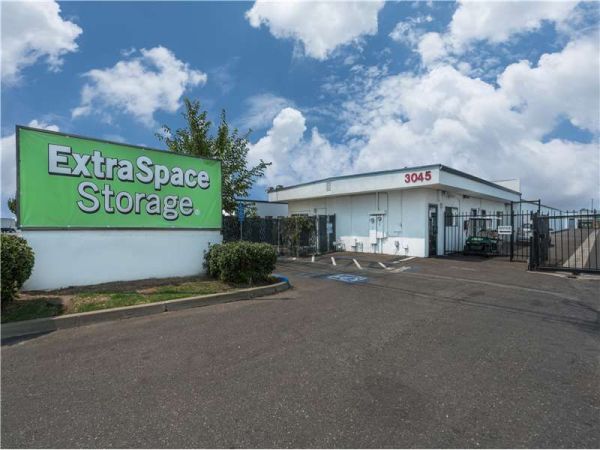 Extra Space Storage - 7516 - North Highlands - 3045 Elkhorn Blvd - 3045 Elkhorn Boulevard
