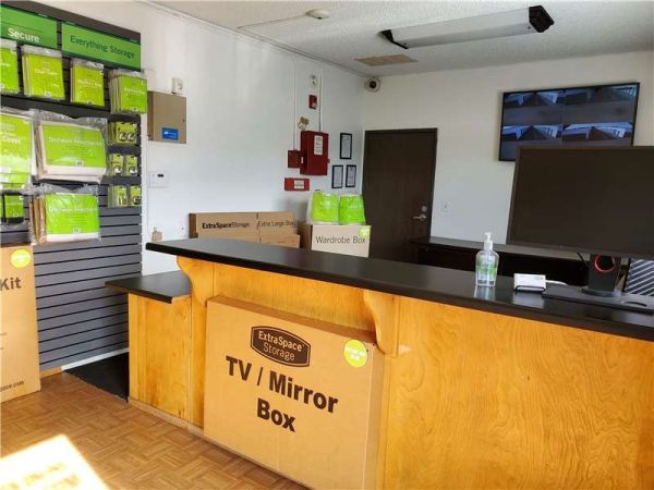 Extra Space Storage - 7516 - North Highlands - 3045 Elkhorn Blvd - 3045 Elkhorn Boulevard
