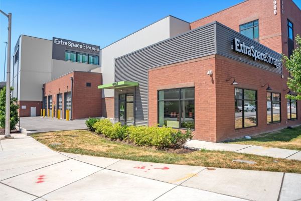 Extra Space Storage - 7760 - Baltimore - Charles St - 1900 South Charles Street
