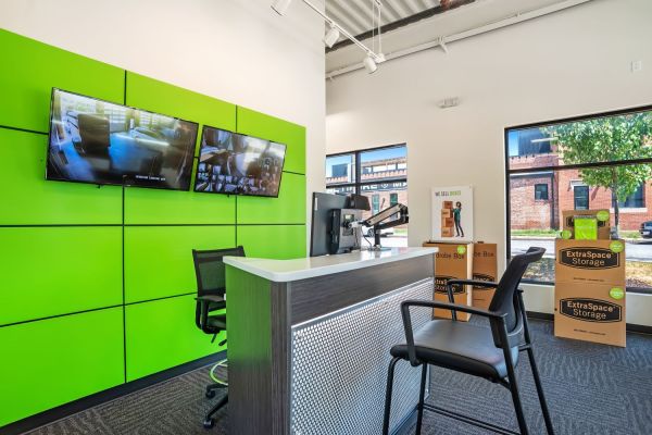 Extra Space Storage - 7760 - Baltimore - Charles St - 1900 South Charles Street