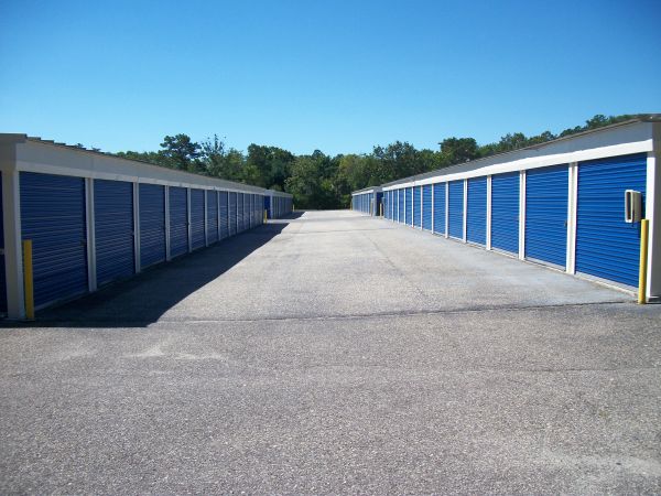 Lock and Leave Self Storage - Manahawkin - 800 North Main Street