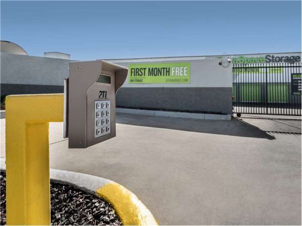 Extra Space Storage - 1487 - Santa Maria - Farnel Rd - 401 Farnel Road