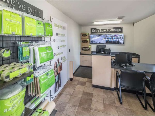 Extra Space Storage - 1487 - Santa Maria - Farnel Rd - 401 Farnel Road