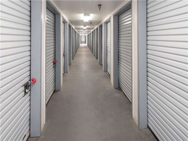 Extra Space Storage - 1487 - Santa Maria - Farnel Rd - 401 Farnel Road