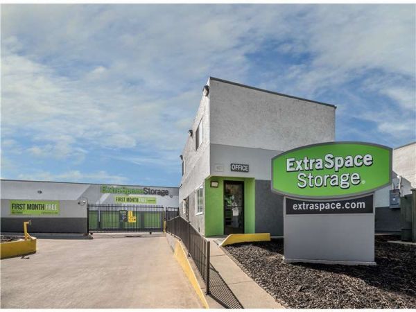 Extra Space Storage - 1487 - Santa Maria - Farnel Rd - 401 Farnel Road