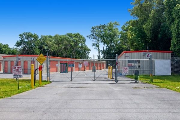 Public Storage - Belleview - 13425 SE County Highway 484 - 13425 SE County Highway 484