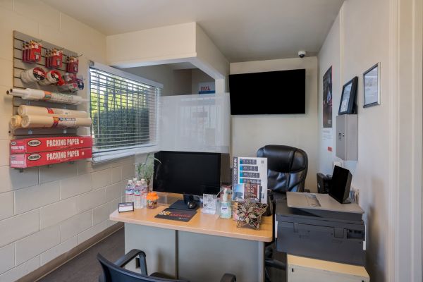 StorQuest Economy - Sacramento / N Stockton - 6155 Stockton Boulevard
