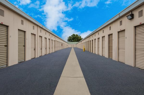 StorQuest - Lakewood / Market - 2100 East Market Street