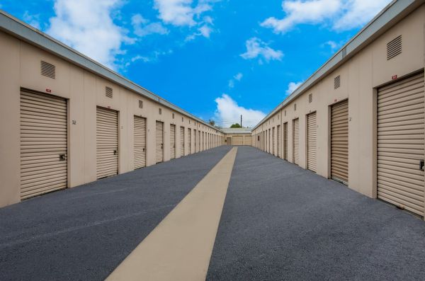 StorQuest - Lakewood / Market - 2100 East Market Street