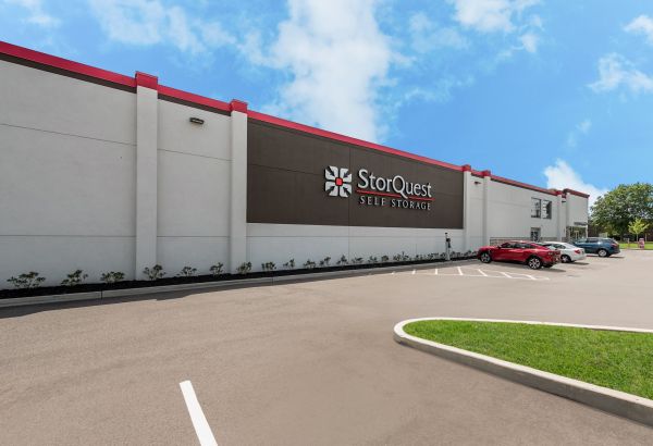 StorQuest - Deer Park / Grand - 960 Grand Boulevard