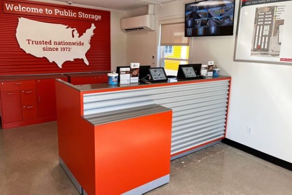 Public Storage - Louisville - 4901 Fern Valley Rd - 4901 Fern Valley Rd