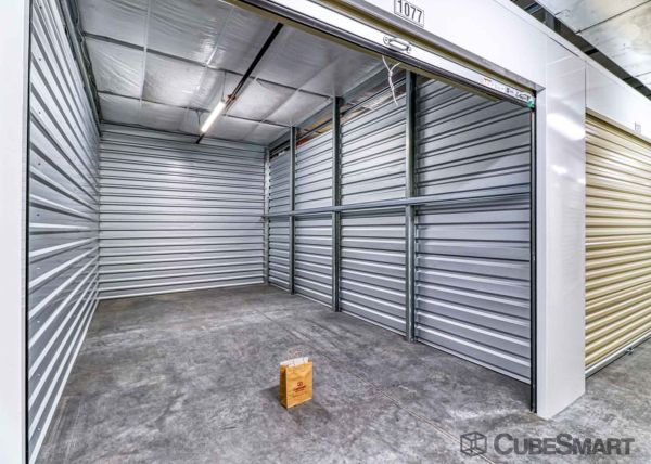 CubeSmart Self Storage - 2925 West Overton Road - 2925 West Overton Road