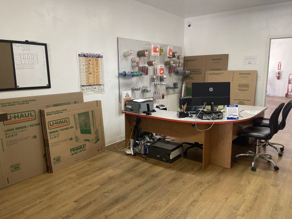 Express Storage - University District - 905 East 3Rd Avenue