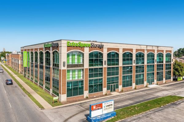 Extra Space Storage - 2025 - Chicago - Touhy Ave - 6000 West Touhy Avenue