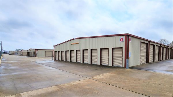 Livingston Storage - 4435 U.S. Highway 190
