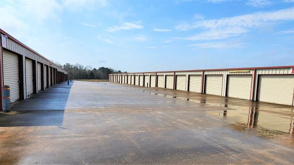 Livingston Storage - 4435 U.S. Highway 190