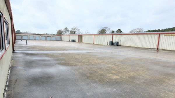Livingston Storage - 4435 U.S. Highway 190