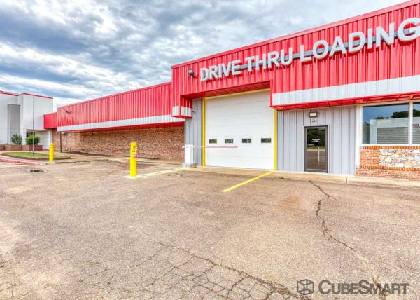 CubeSmart Self Storage - 3115 South Lake Drive - 3115 South Lake Drive