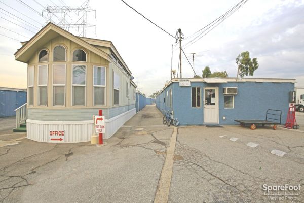 U-Store Bell - 5427 Clara St