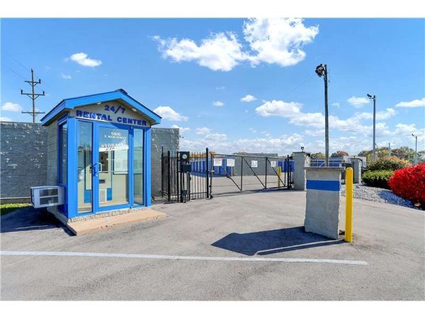 Extra Space Storage - 2105 - Avon - Main St. - 5800 East Main Street