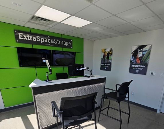 Extra Space Storage - 2194 - Indianapolis - Lynhurst Dr - 2950 South Lynhurst Drive