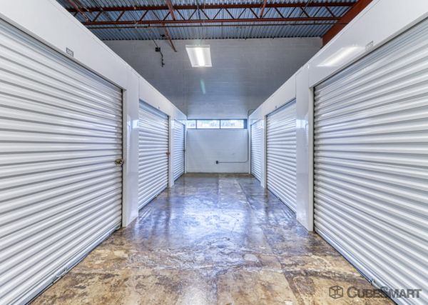 CubeSmart Self Storage - 930 West Holmes Road - 930 West Holmes Road